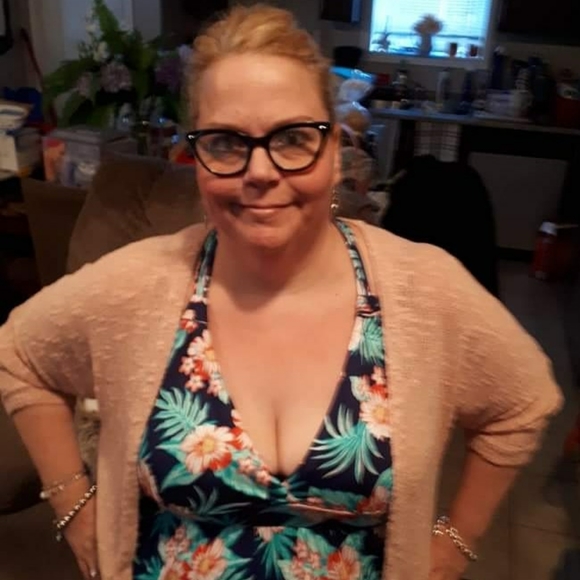 Meet your Posher, Blondethriftyandalmostfifty - Picture 7 of 16